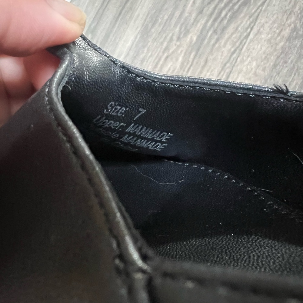 NWOB! New York & Company Black T - Strap Mary Jane Pointed Toe Flats. Size 7 - Picture 7 of 7